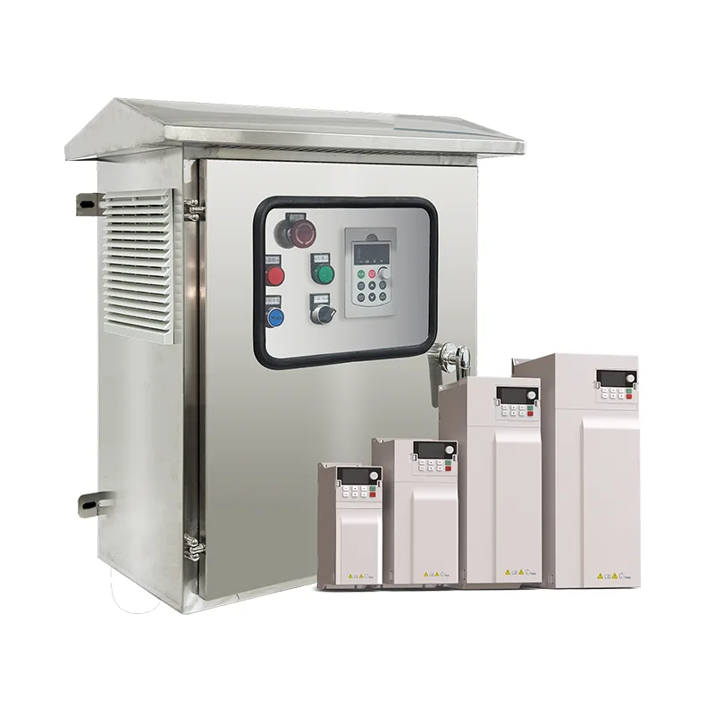 Armadio di distribuzione con scatola combinatrice fotovoltaica